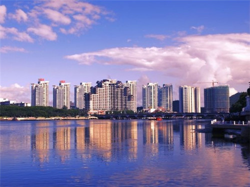 在贺州市加盟山花牛奶开店好不好，在贺州市比较知名的奶吧品牌是哪个